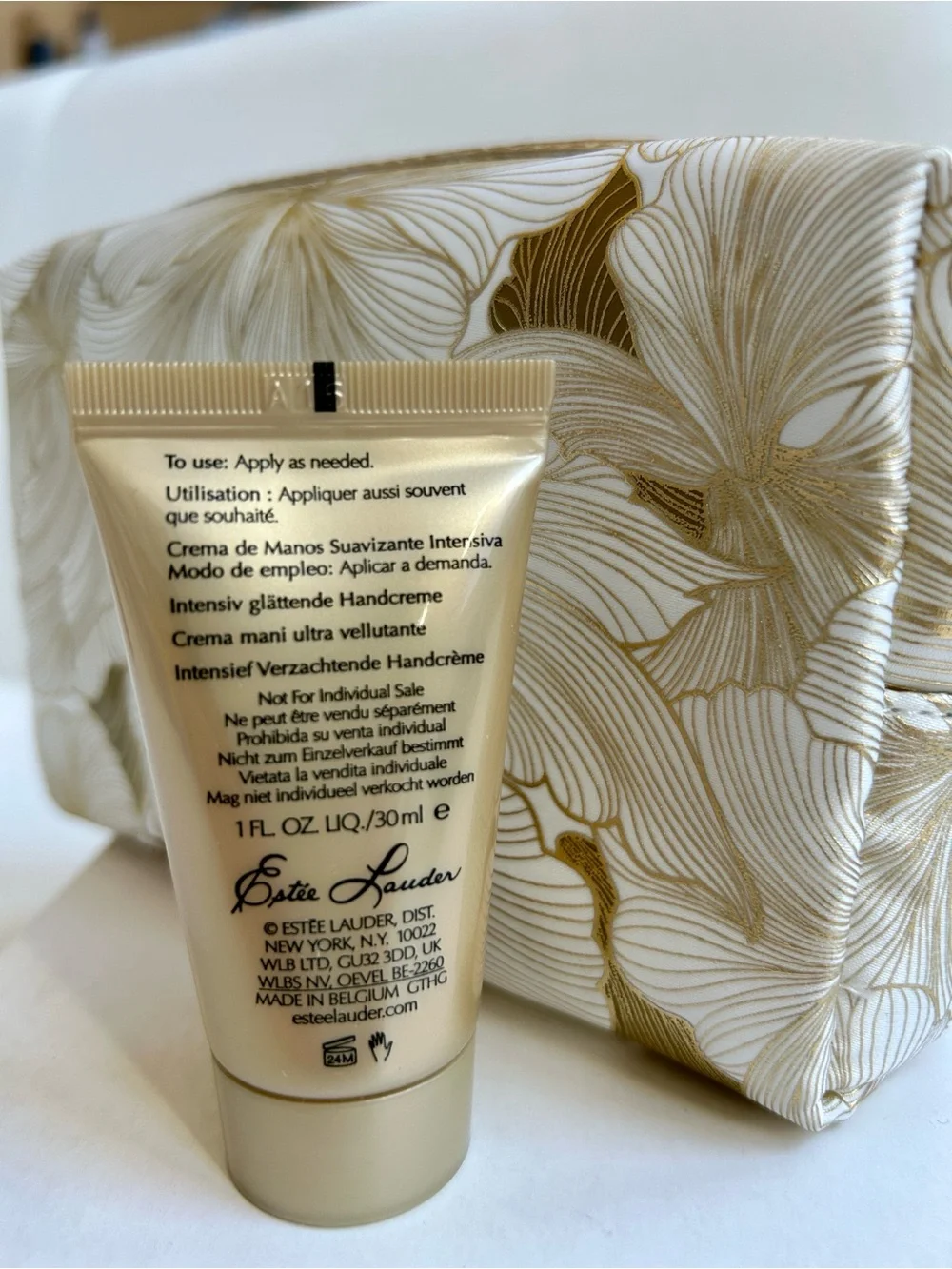 Estee Lauder Re-Nutriv Intensive Smoothing Hand Creme and Pouch